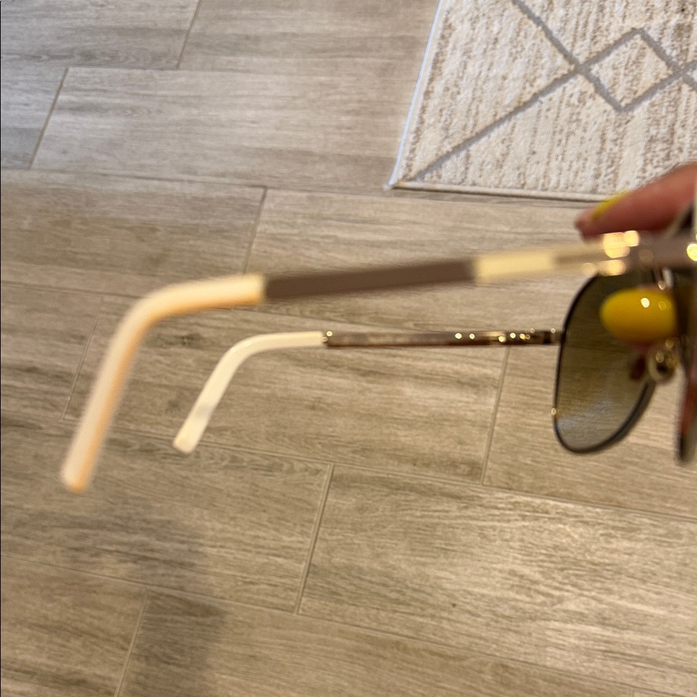 Gucci White and Gold Aviator Sunglasses with Gradient Brown Lenses - Picture 3 of 6